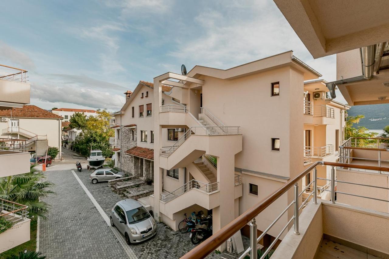 Apartments Rivijera Херцег-Нови Экстерьер фото