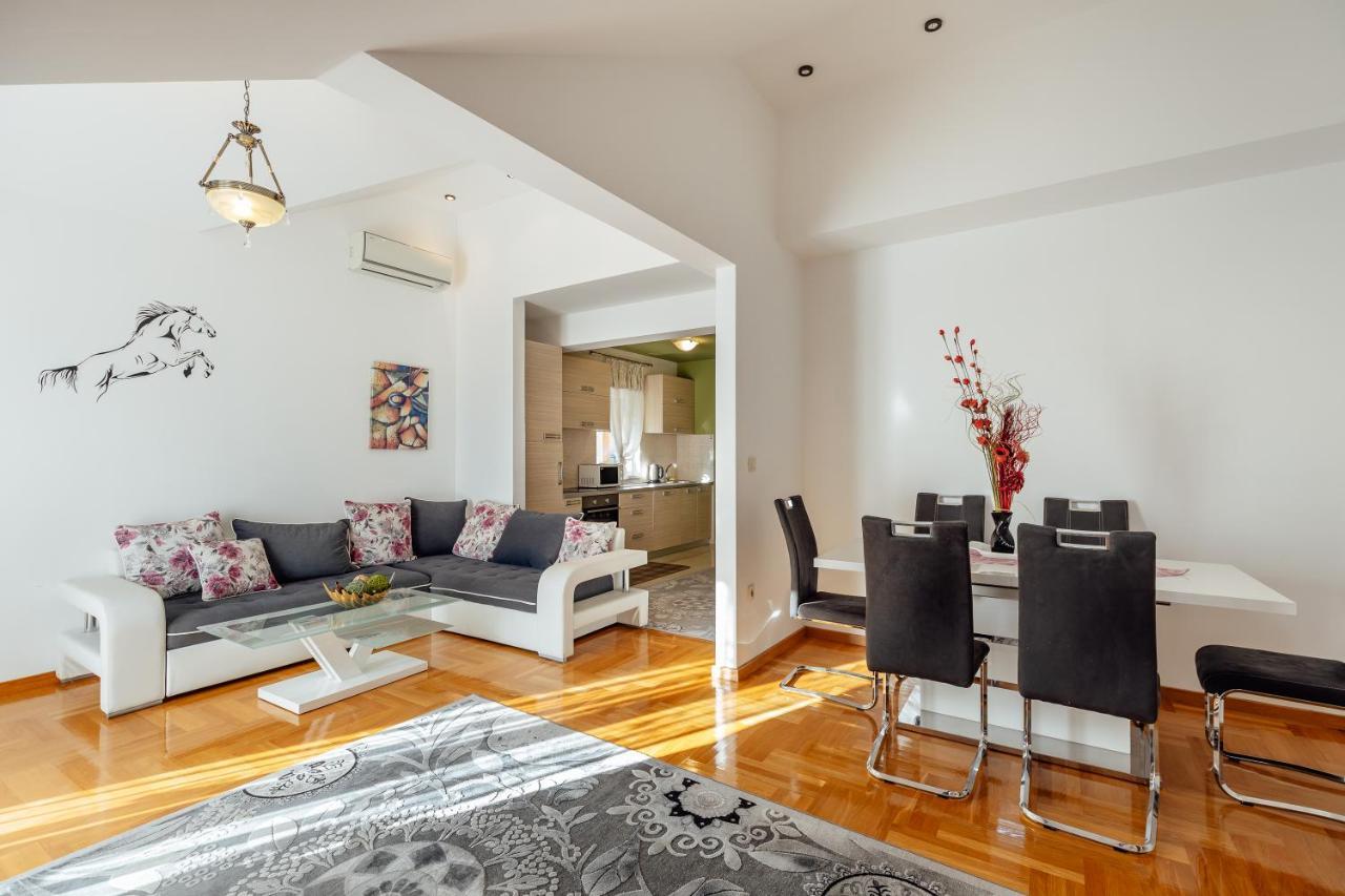 Apartments Rivijera Херцег-Нови Экстерьер фото