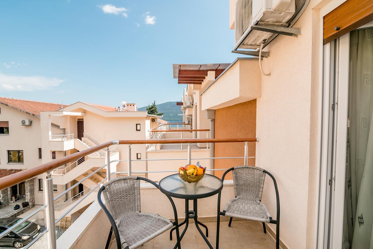 Apartments Rivijera Херцег-Нови Экстерьер фото